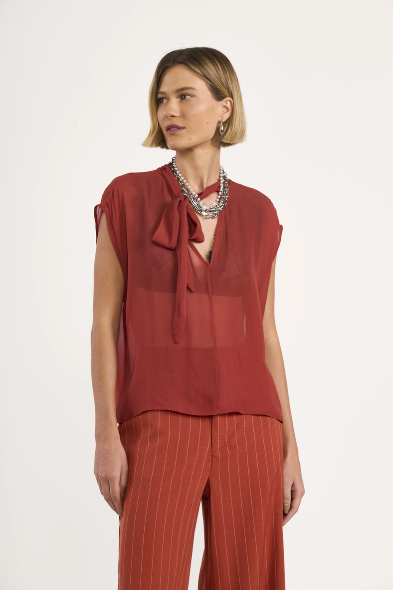 Blusa Leve Com Laço E Manga Japonesa