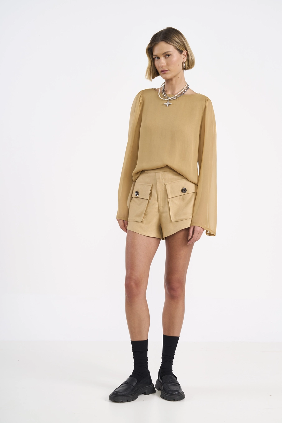 Blusa De Viscose Fluida Com Transparência Bege Soybean