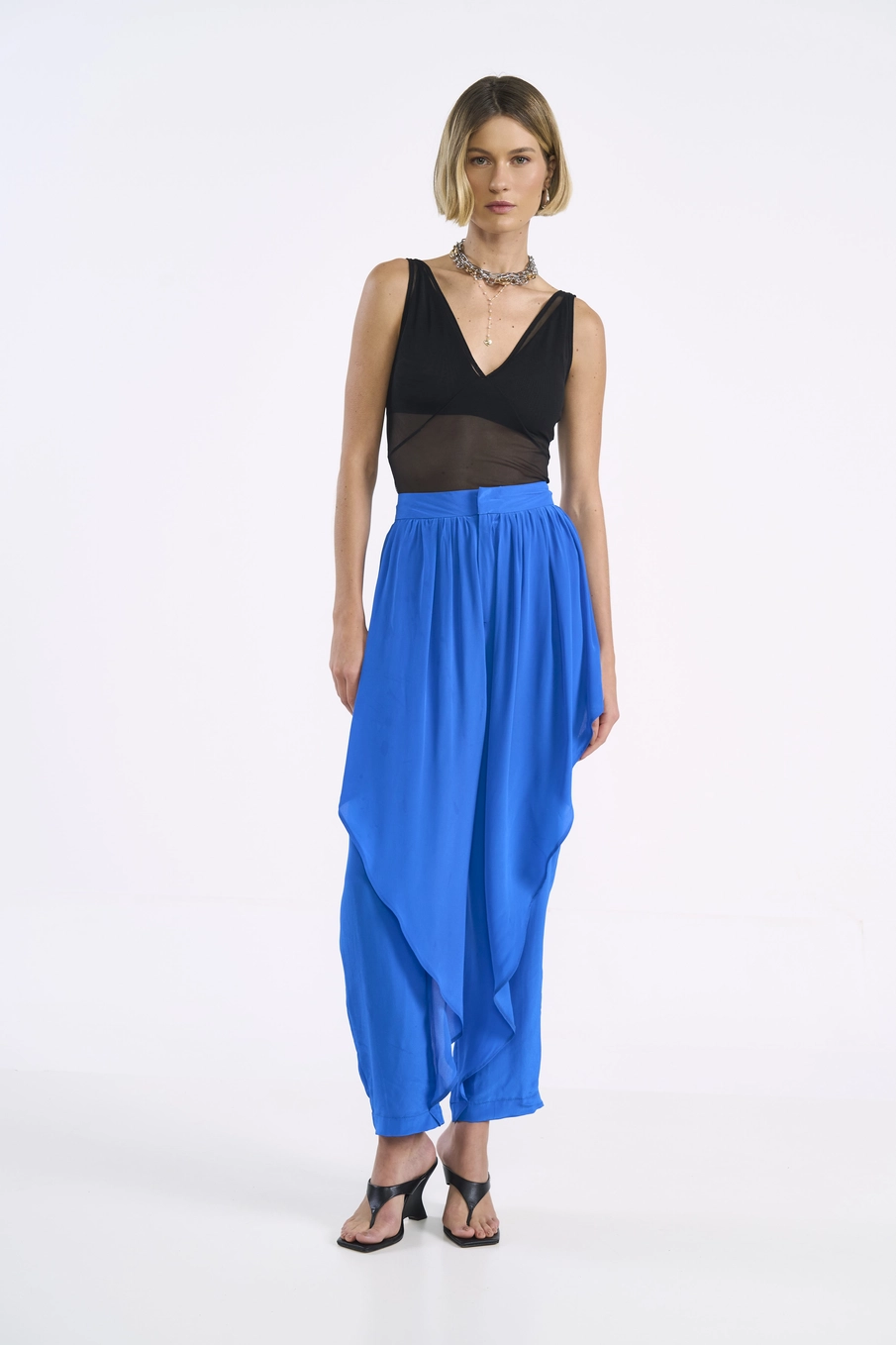 Regata Ajustada Com Transparência Em Tule Preto