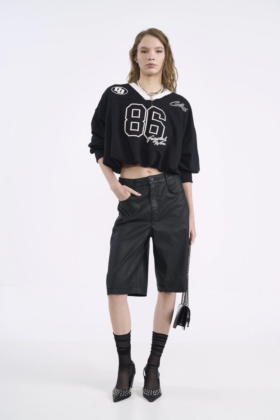 Blusão Cropped Oversized Estampado Preto