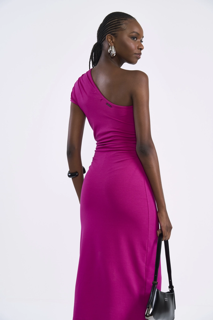 Vestido Midi Um Ombro Só Com Drapeado Lateral Rosa