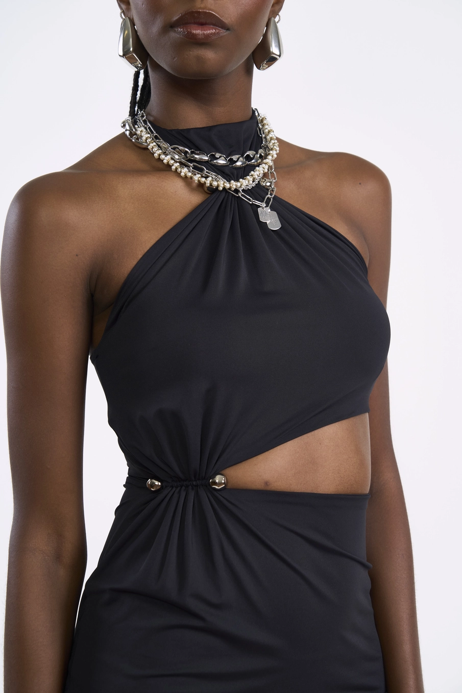 Vestido Midi Justado Com Recorte Vazado Preto