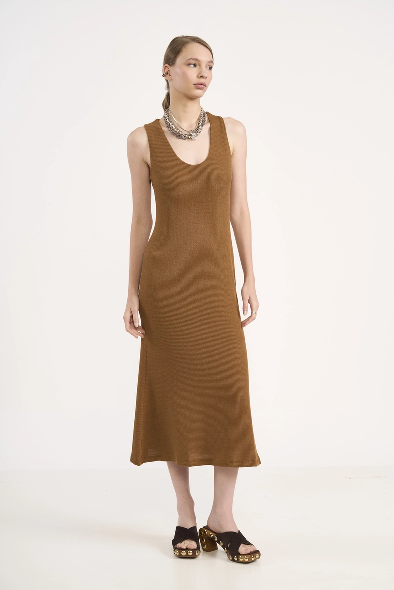 Vestido Midi Ajustado Em Malha Canelada