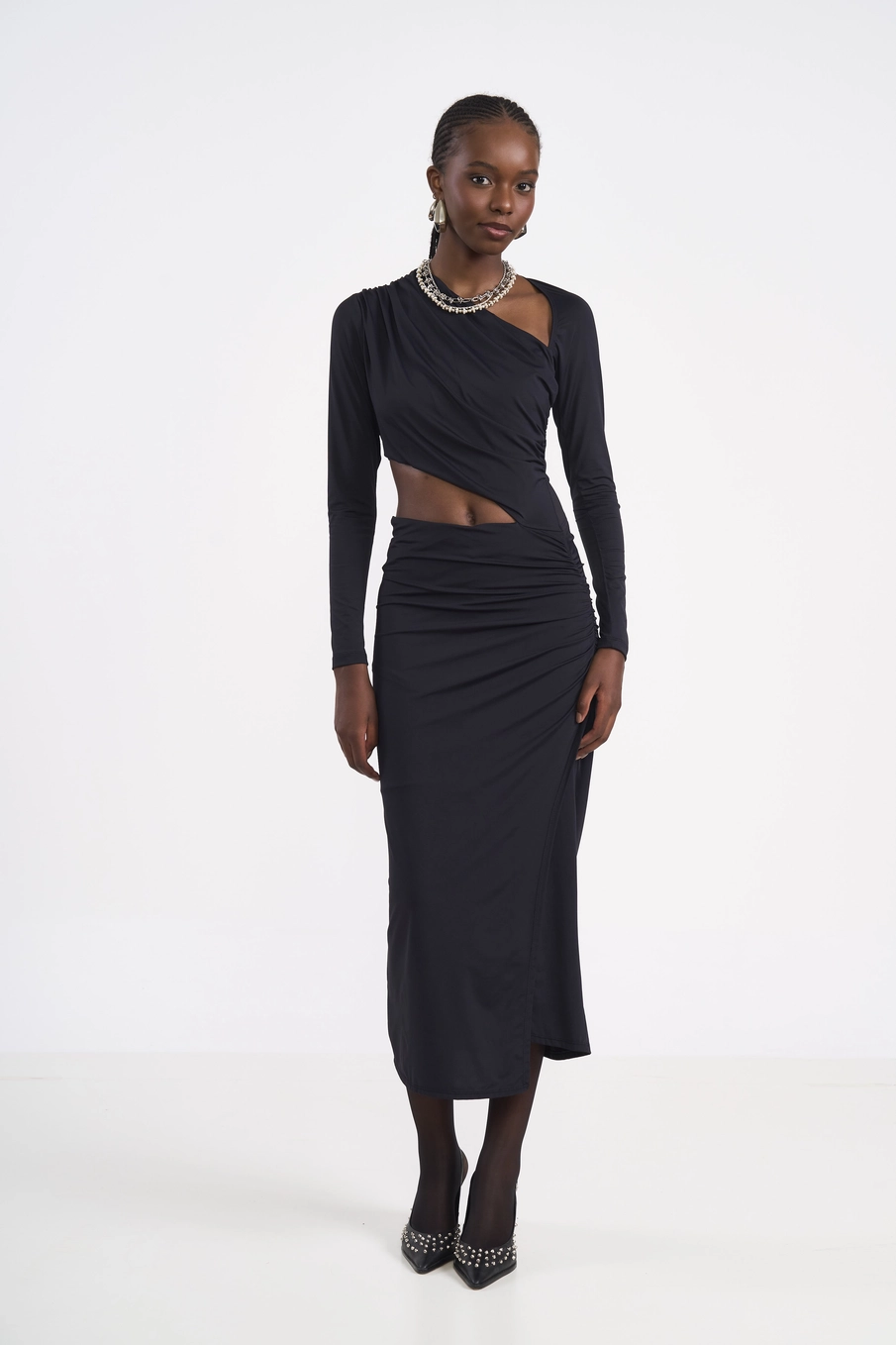 Vestido Midi Com Recorte E Franzido Preto