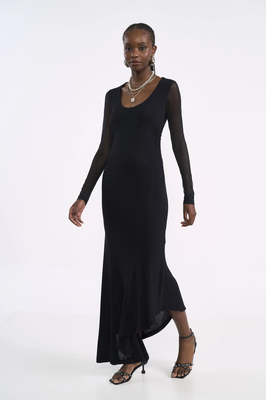 Vestido Midi Evase Manga Longa Preto