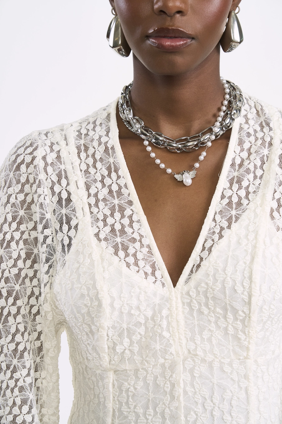 Vestido Midi Em Renda Acinturado Off Shell