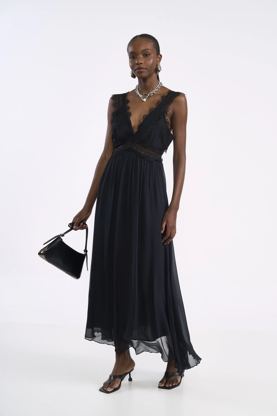 Vestido Acinturado Fluido Com Renda Preto