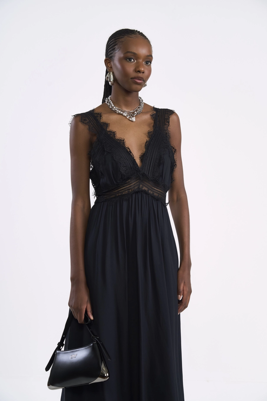 Vestido Acinturado Fluido Com Renda Preto