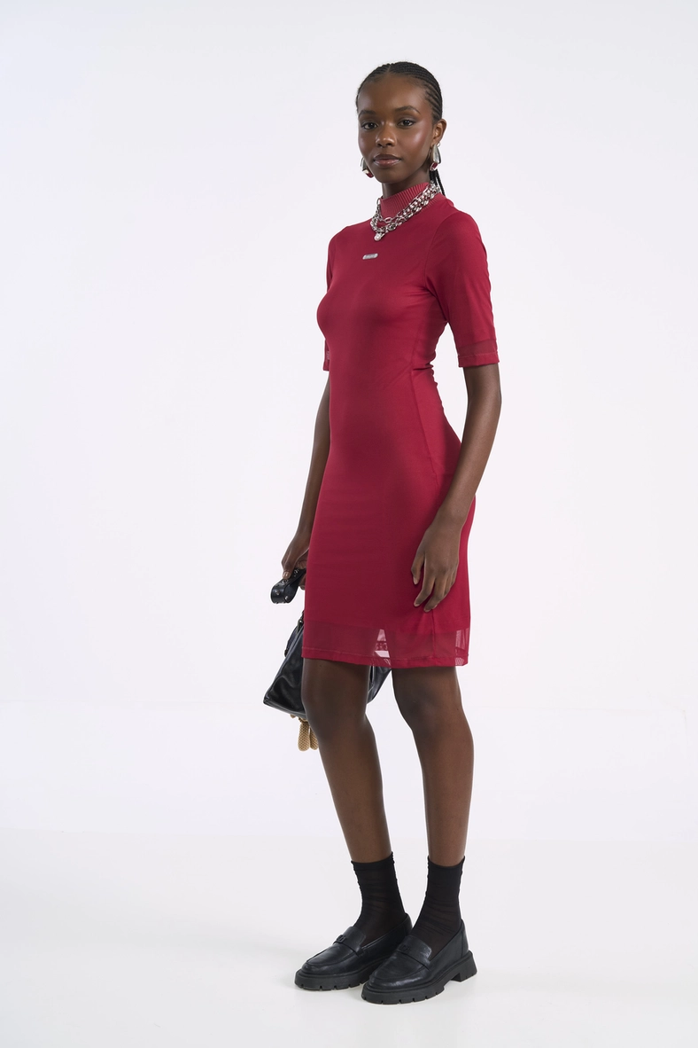 Vestido Tule Midi Justo Com Gola Alta