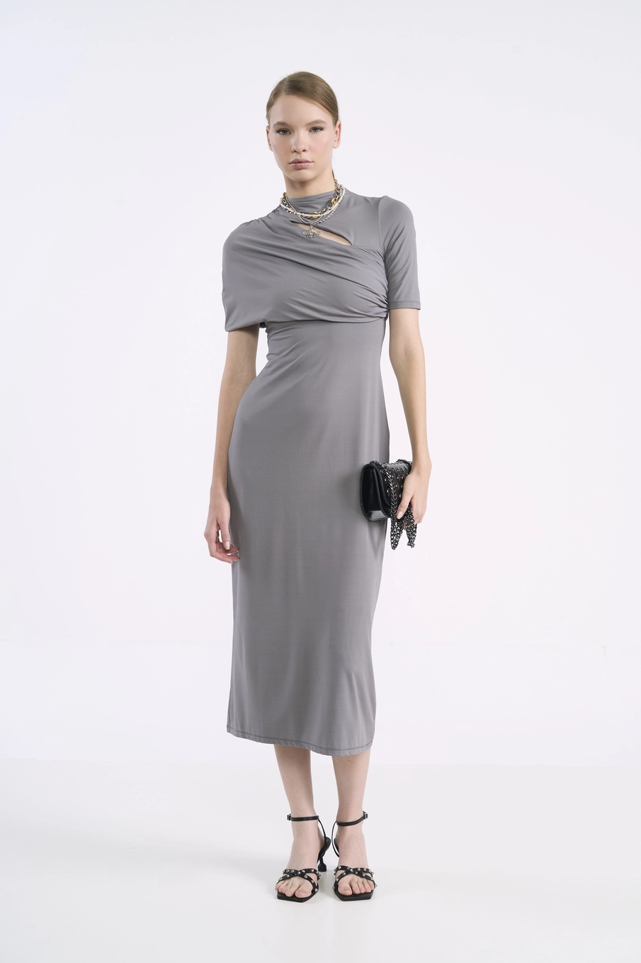 Vestido Midi Com Drapeado Assimétrico Cinza