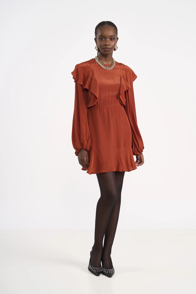 Vestido Fluido Acetinado Com Detalhe Em Babados