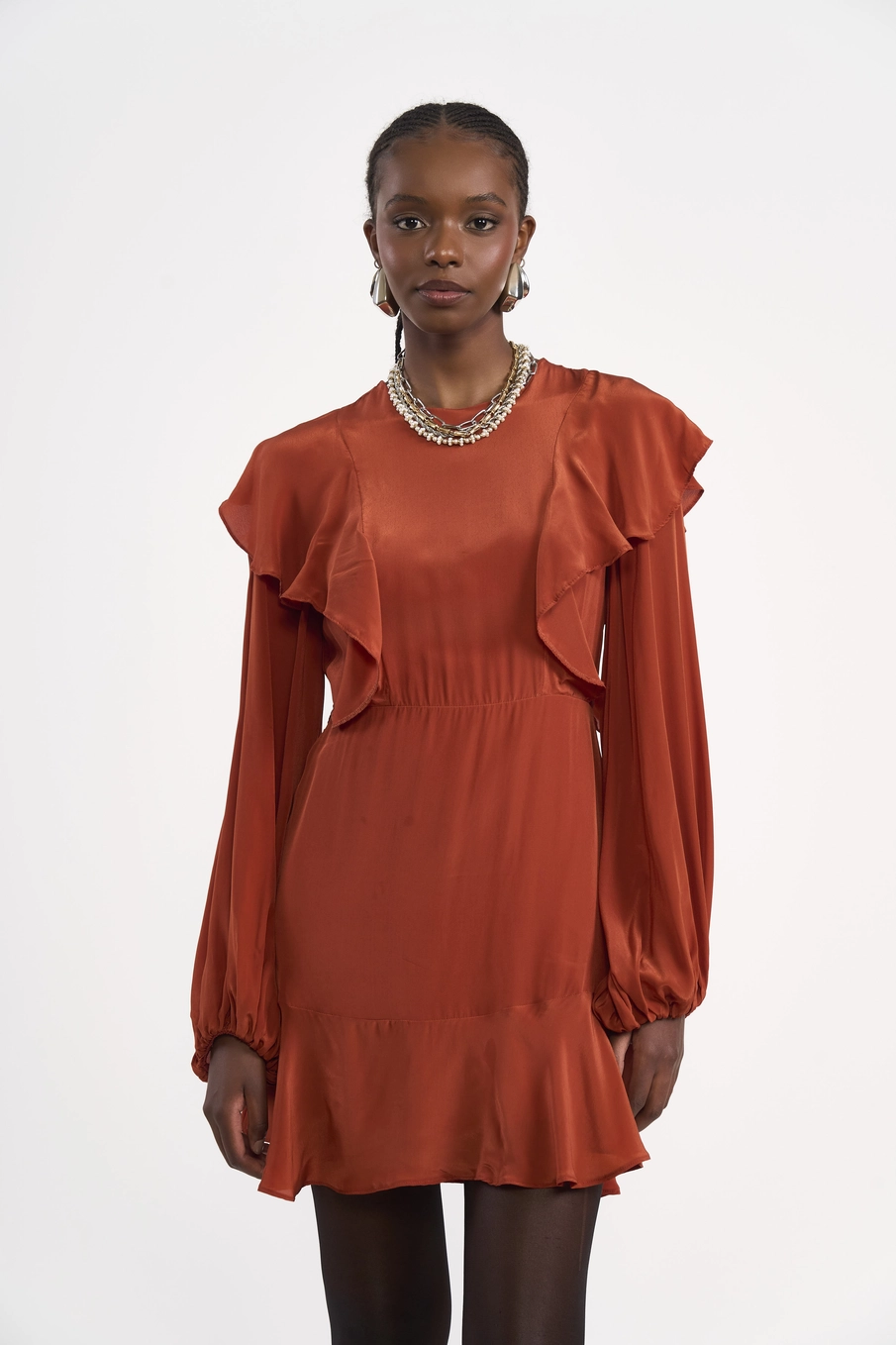 Vestido Fluido Acetinado Com Detalhe Em Babados Marrom