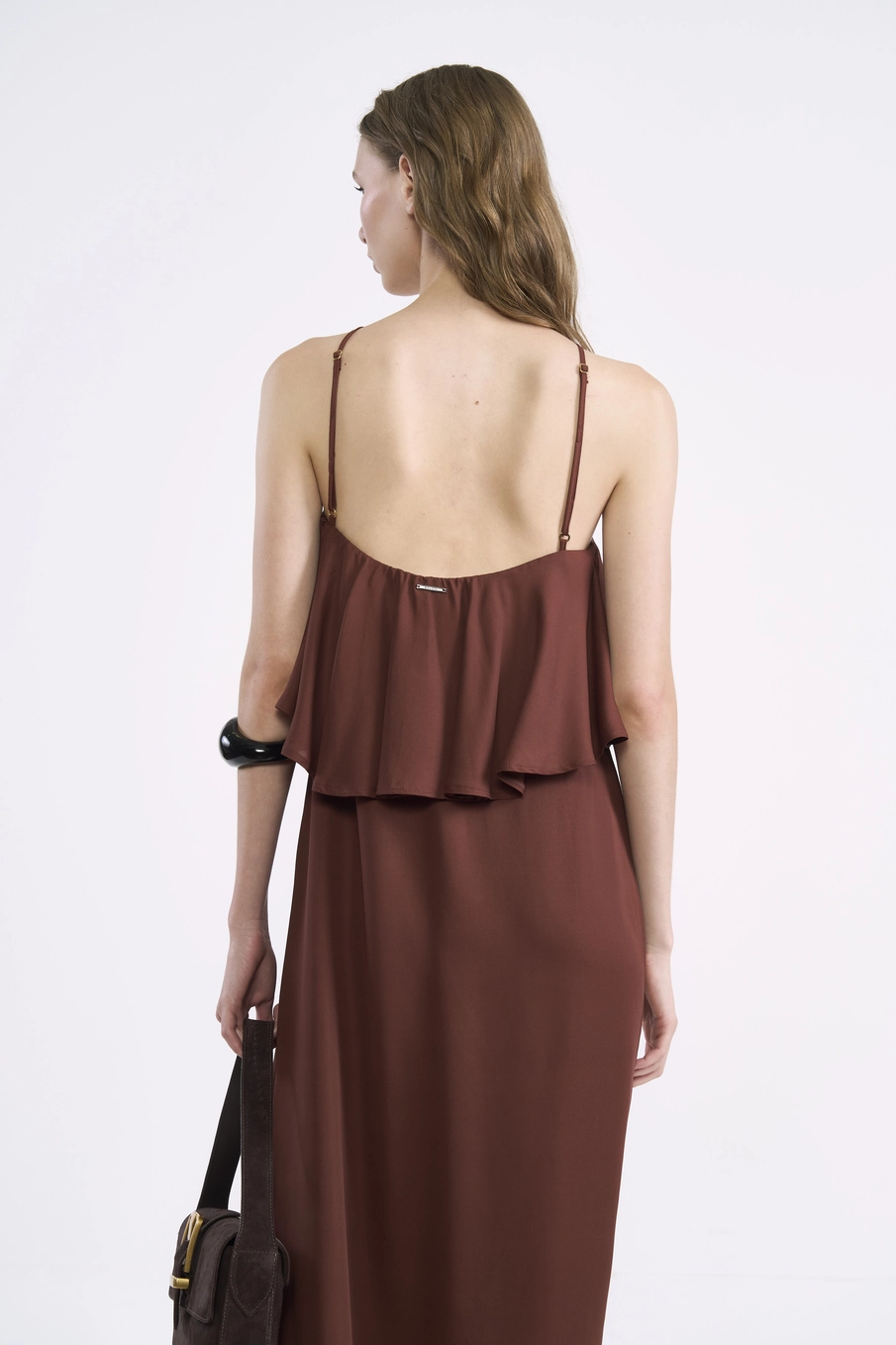 Vestido Midi Ajustado Com Babado Sobreposto Marrom