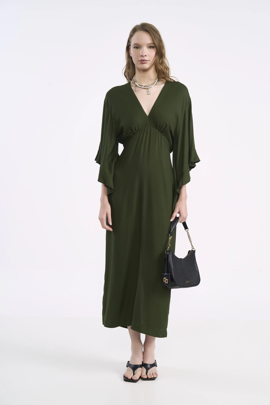 Vestido Midi Fluido Com Manga Ampla Verde