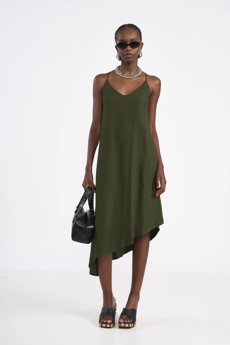 Vestido Fluido Assimétrico
