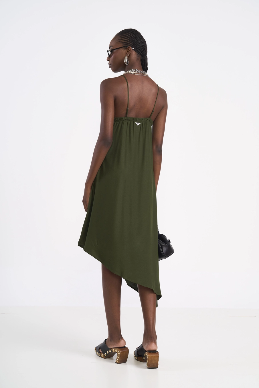 Vestido Fluido Assimétrico Verde