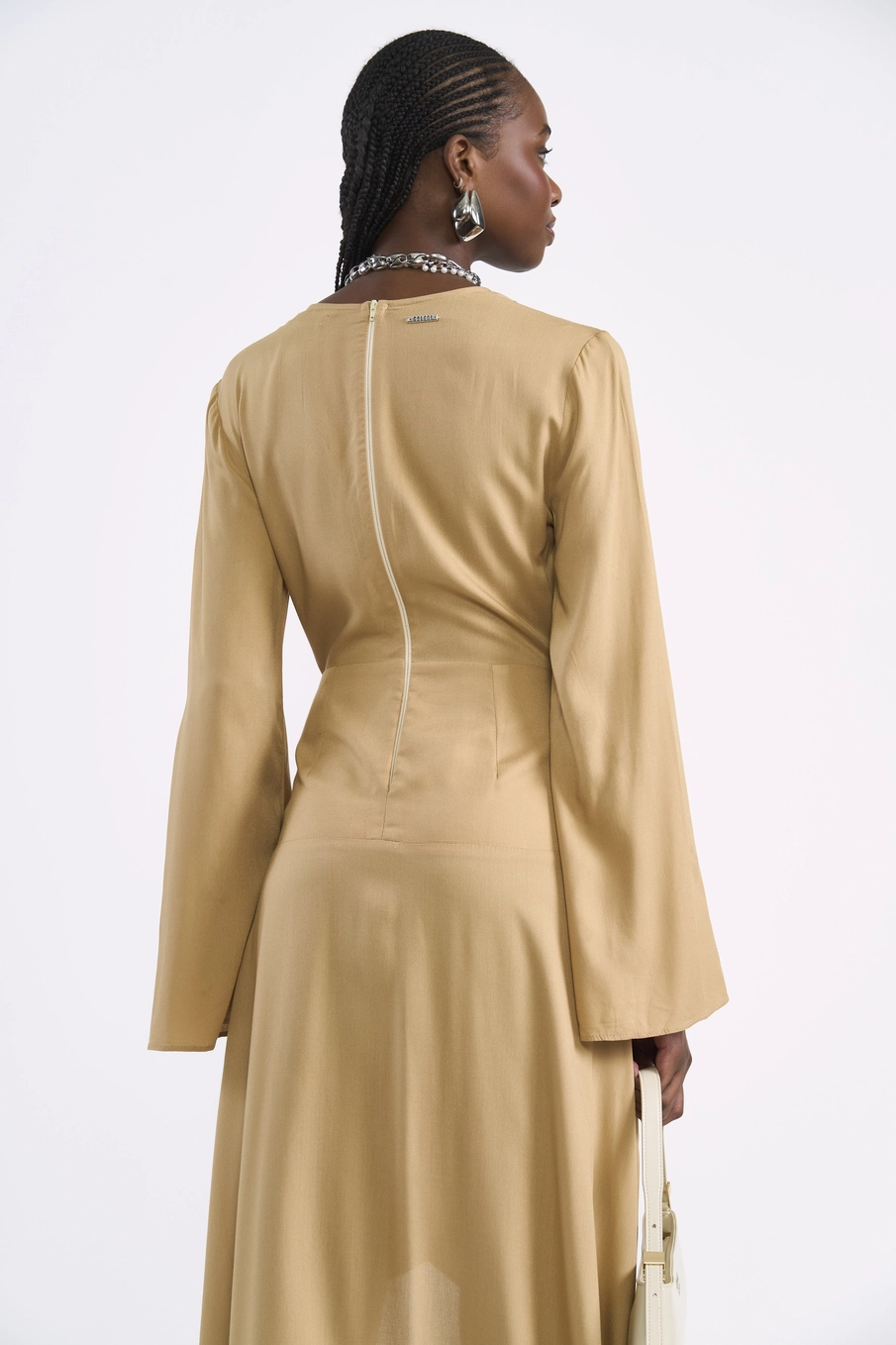 Vestido Midi Em Viscose Com Barra Assimétrica Bege Soybean
