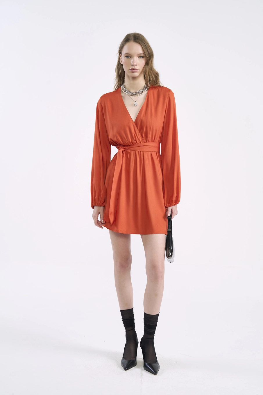 Vestido Curto Transpassado Com Faixa Laranja