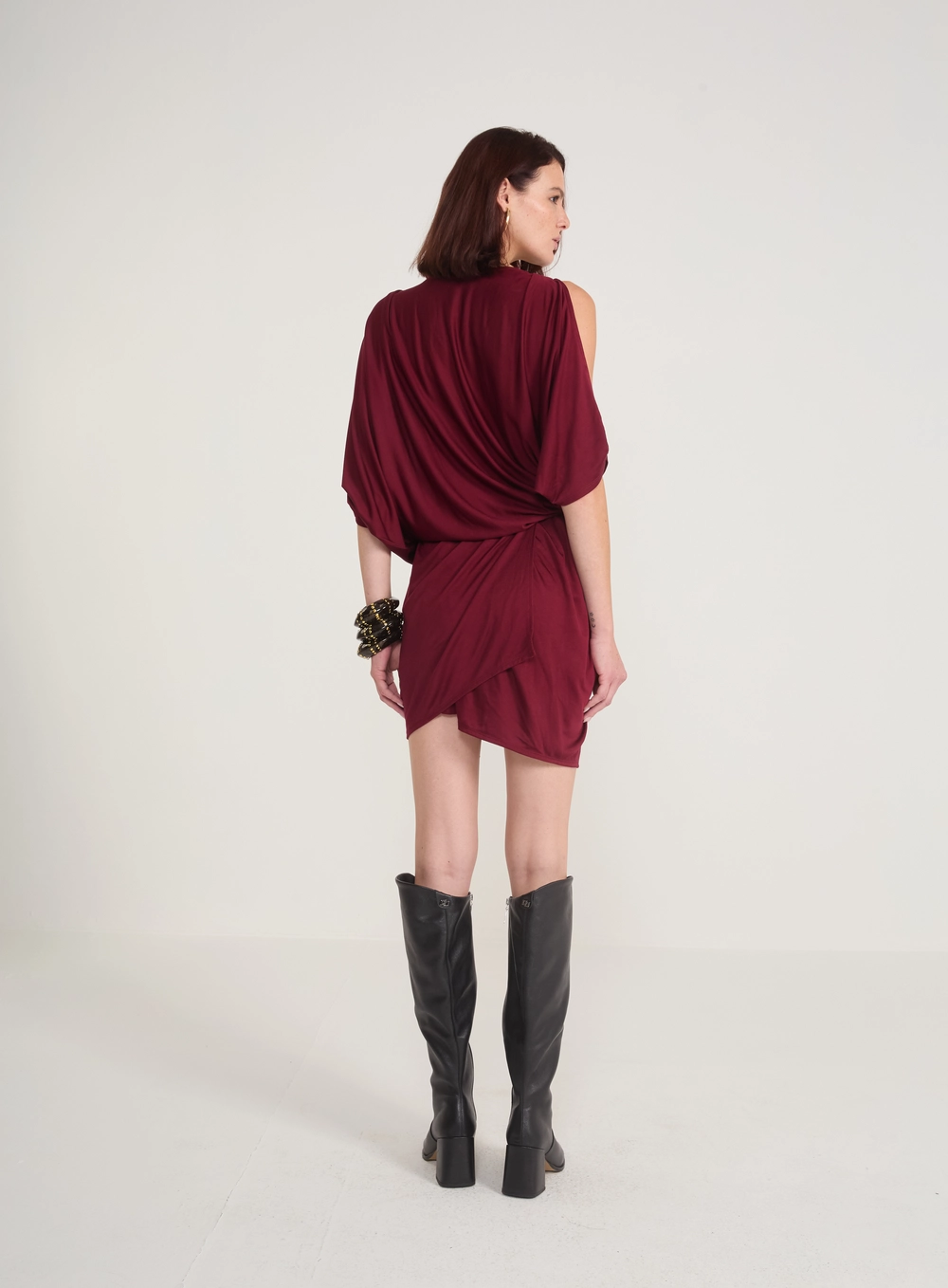 Vestido Curto Drapeado Bordô