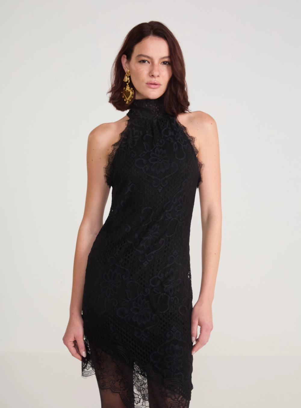Vestido Curto Renda Gola Alta Preto
