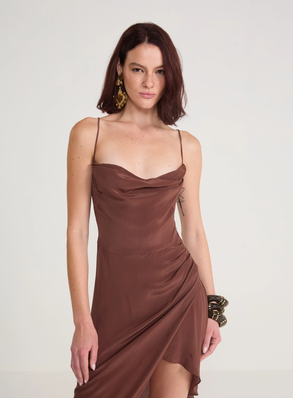Vestido Assimétrico Drapeado Marrom
