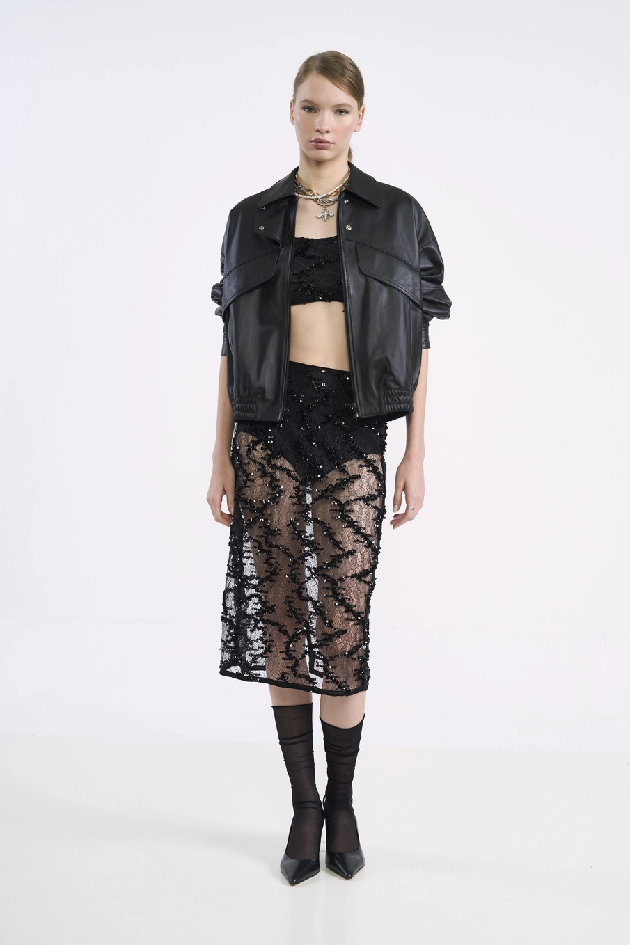 Top Slim Com Paetês E Renda Preto