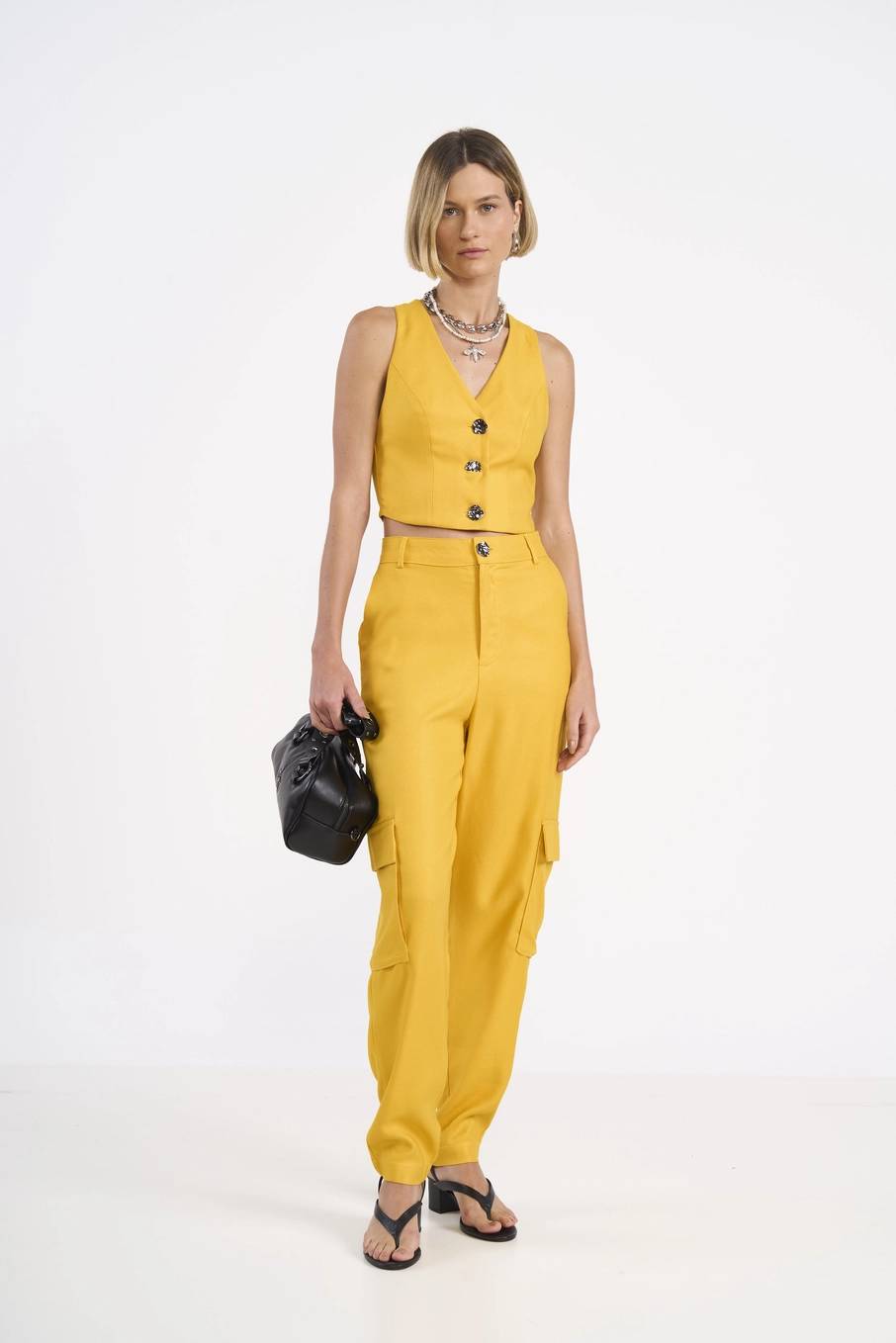 Colete Feminino Estruturado Com Botões Amarelo