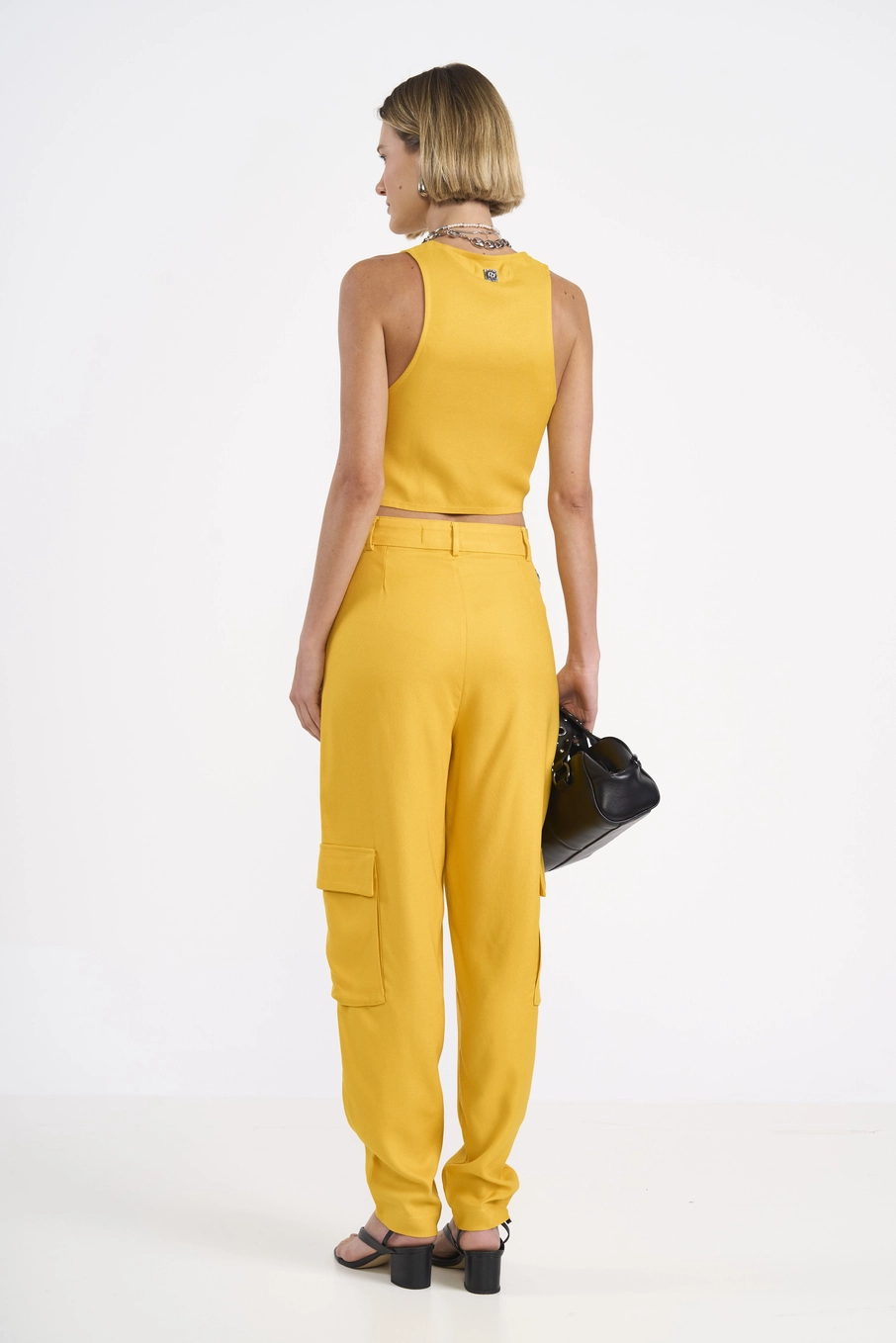 Colete Feminino Estruturado Com Botões Amarelo