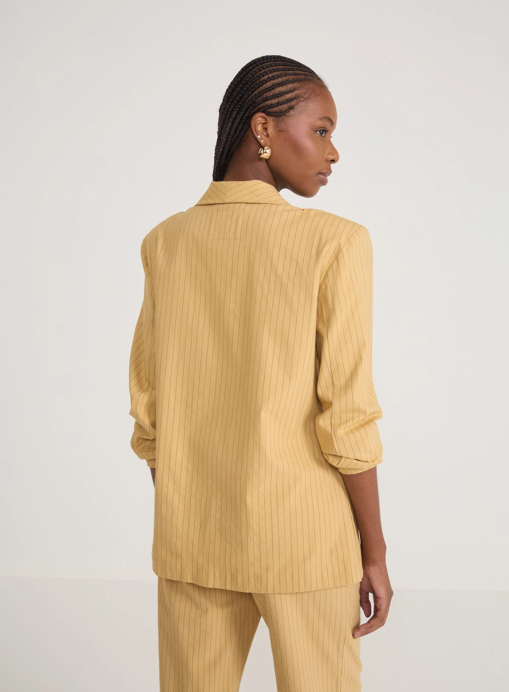 Blazer Alfaiataria Risca De Giz Bege Estampados