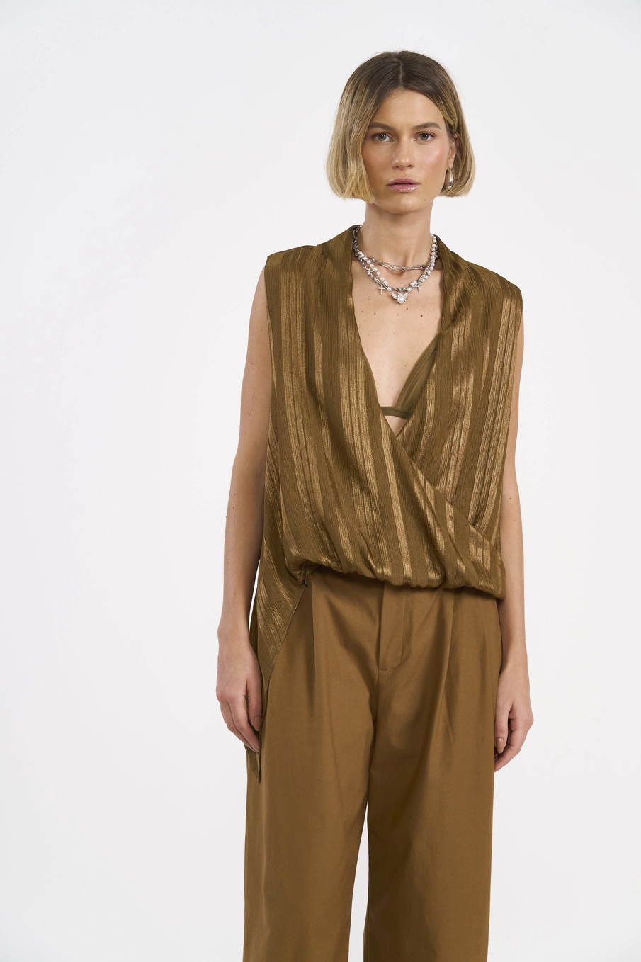 Blusa Transpassada Efeito Metalizado Estampados