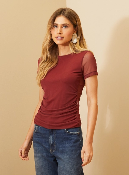 Camiseta Feminina Slim Com Detalhe Em Tule