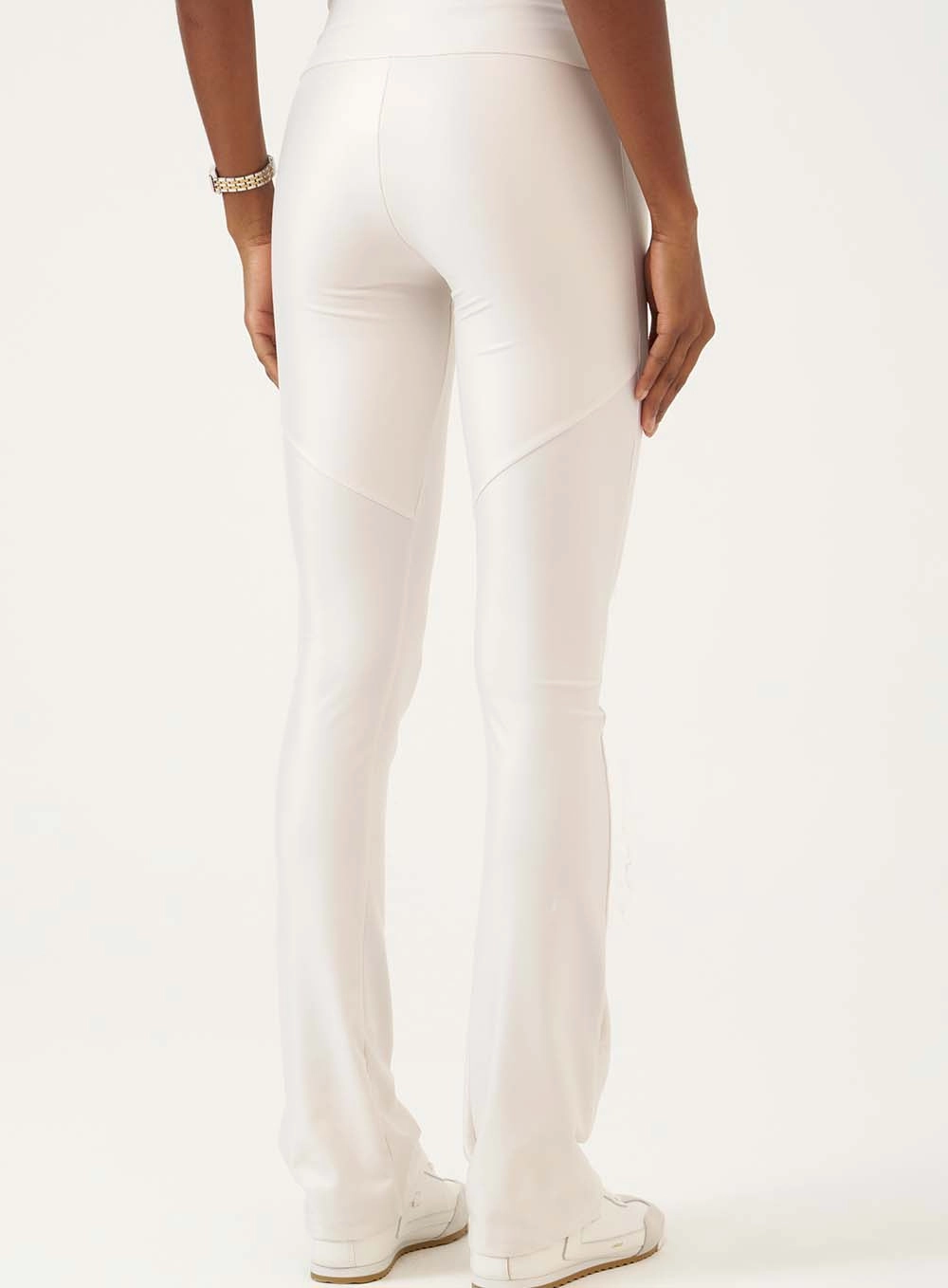 Calça Flare Com Recorte Costas Cinza