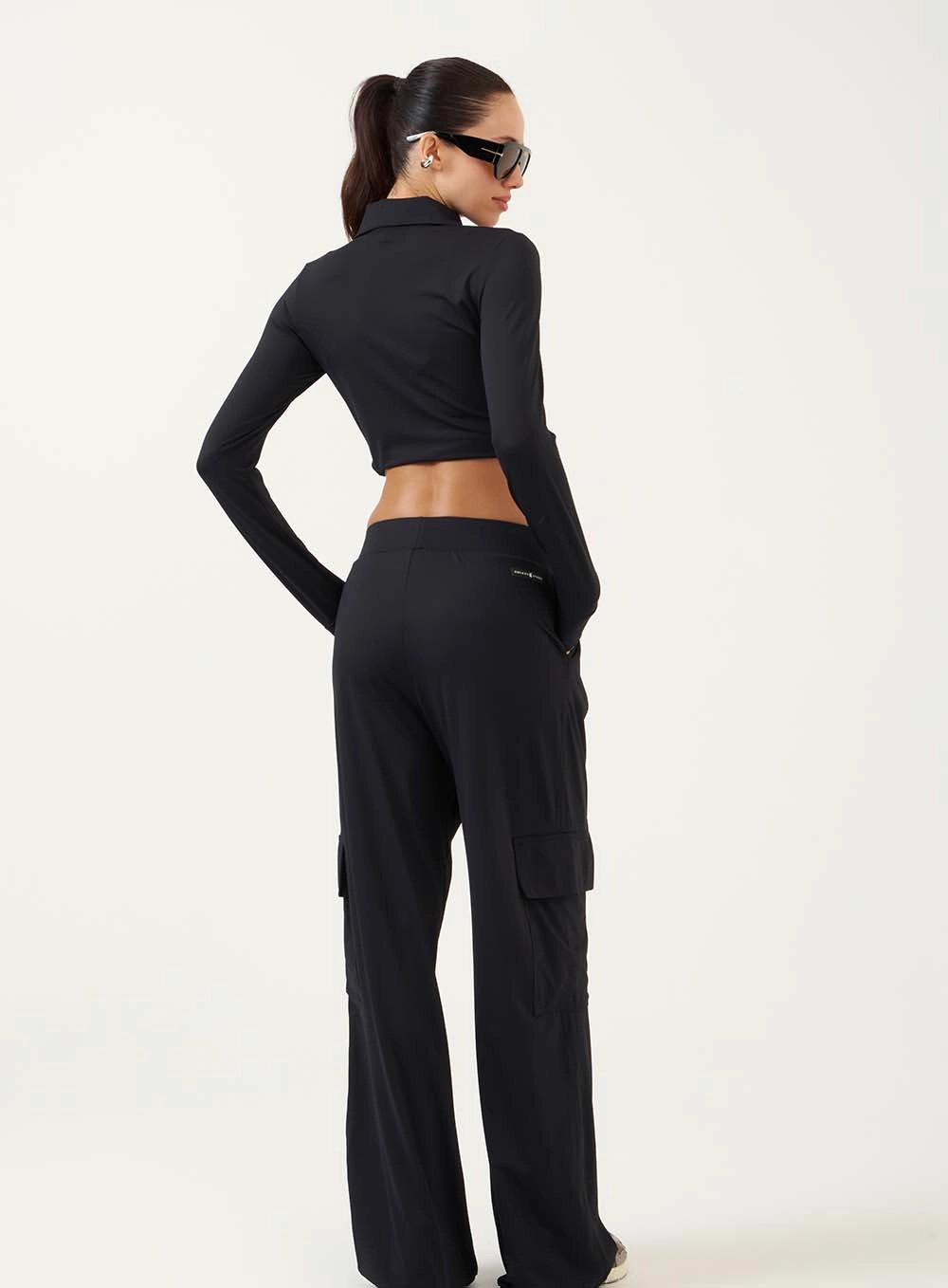 Calça Cargo Wide Leg Com Cintura Alta Preto