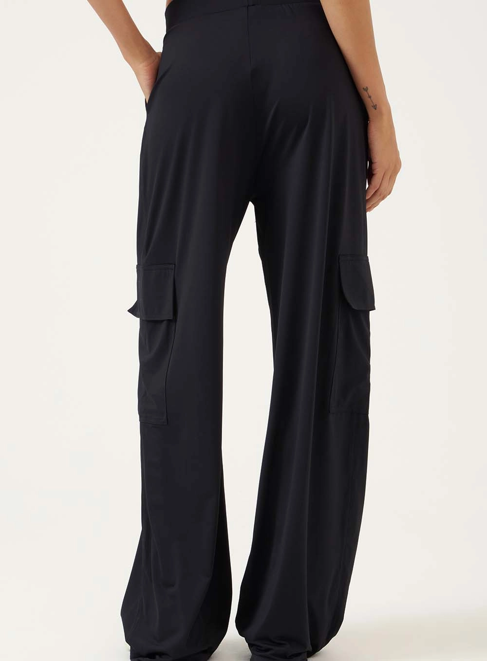 Calça Cargo Wide Leg Com Cintura Alta Preto