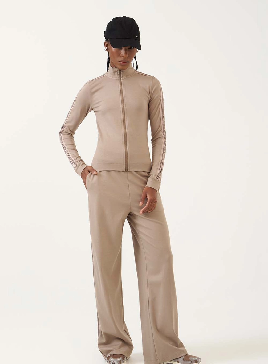 Calça Pantalona Com Detalhe Lateral