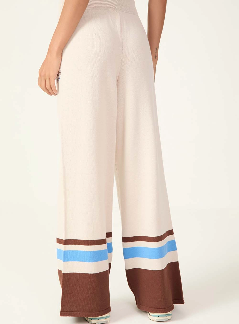 Calça Wide Leg Com Listras Coloridas Estampados