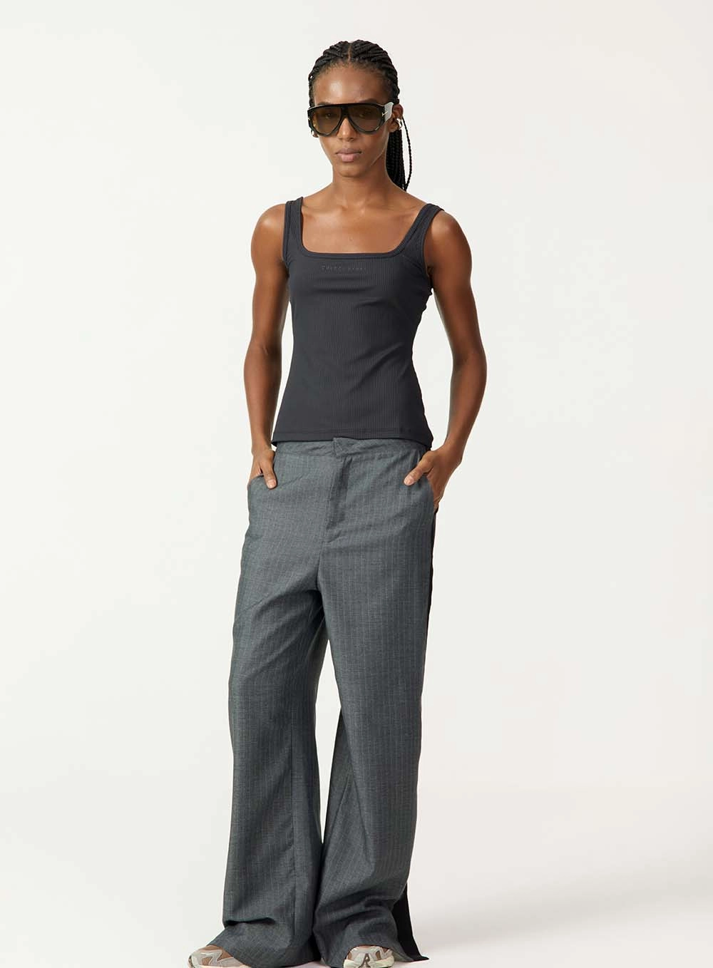 Calça Wide Leg Com Botões Laterais Estampados