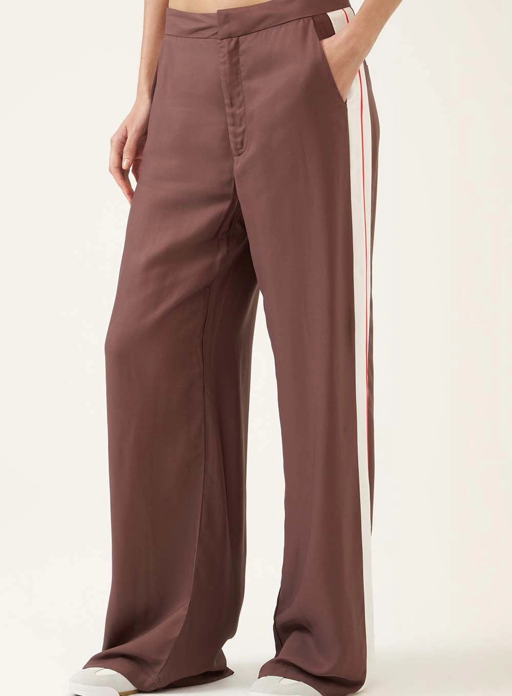 Calça Wide Leg Com Listra Lateral Marrom