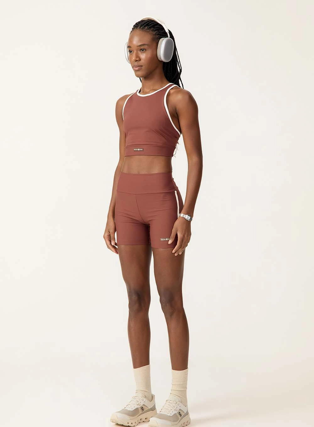 Bermuda Slim Esportiva Com Cintura Alta Marrom