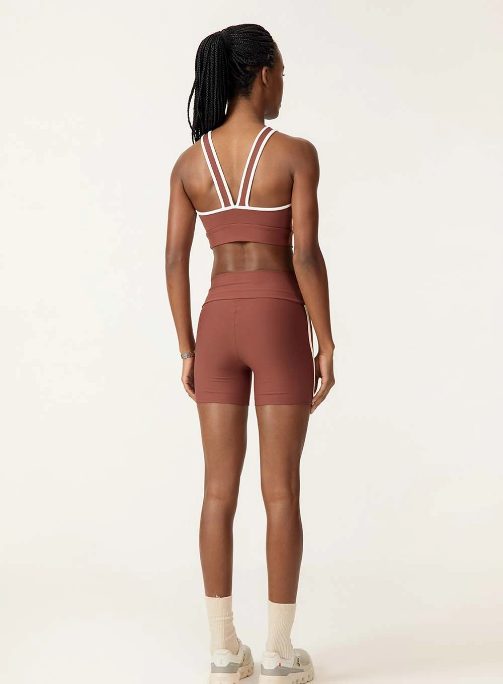 Bermuda Slim Esportiva Com Cintura Alta Marrom