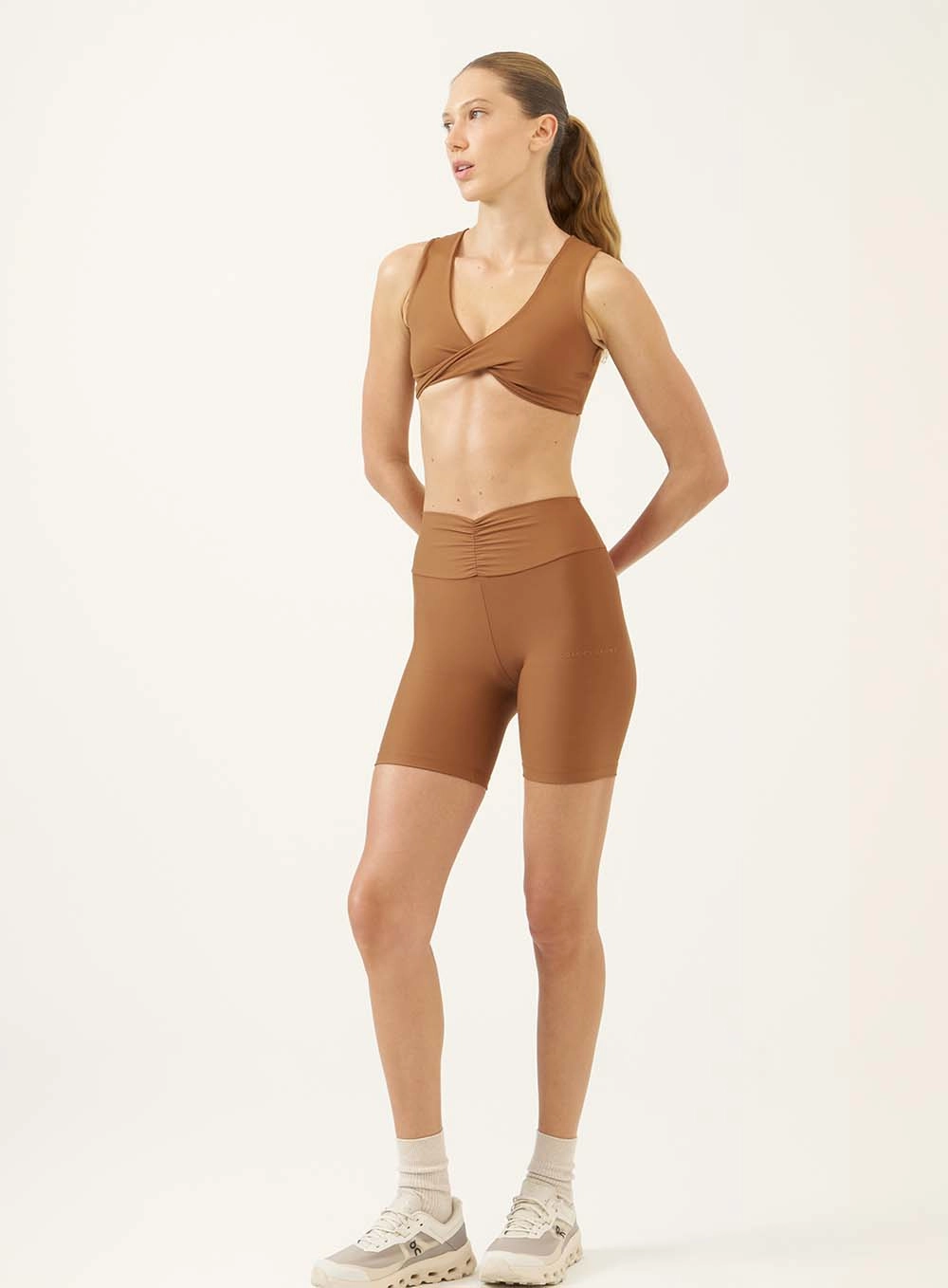 Bermuda Curta Modeladora Cós Drapeado Marrom