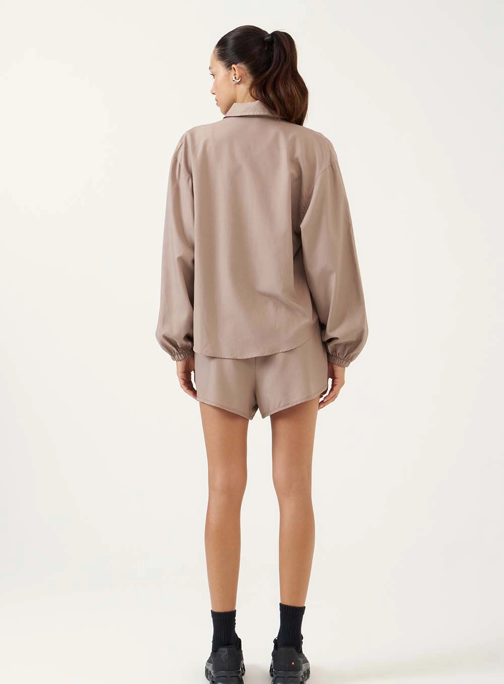 Short Amplo Movimento Cinza