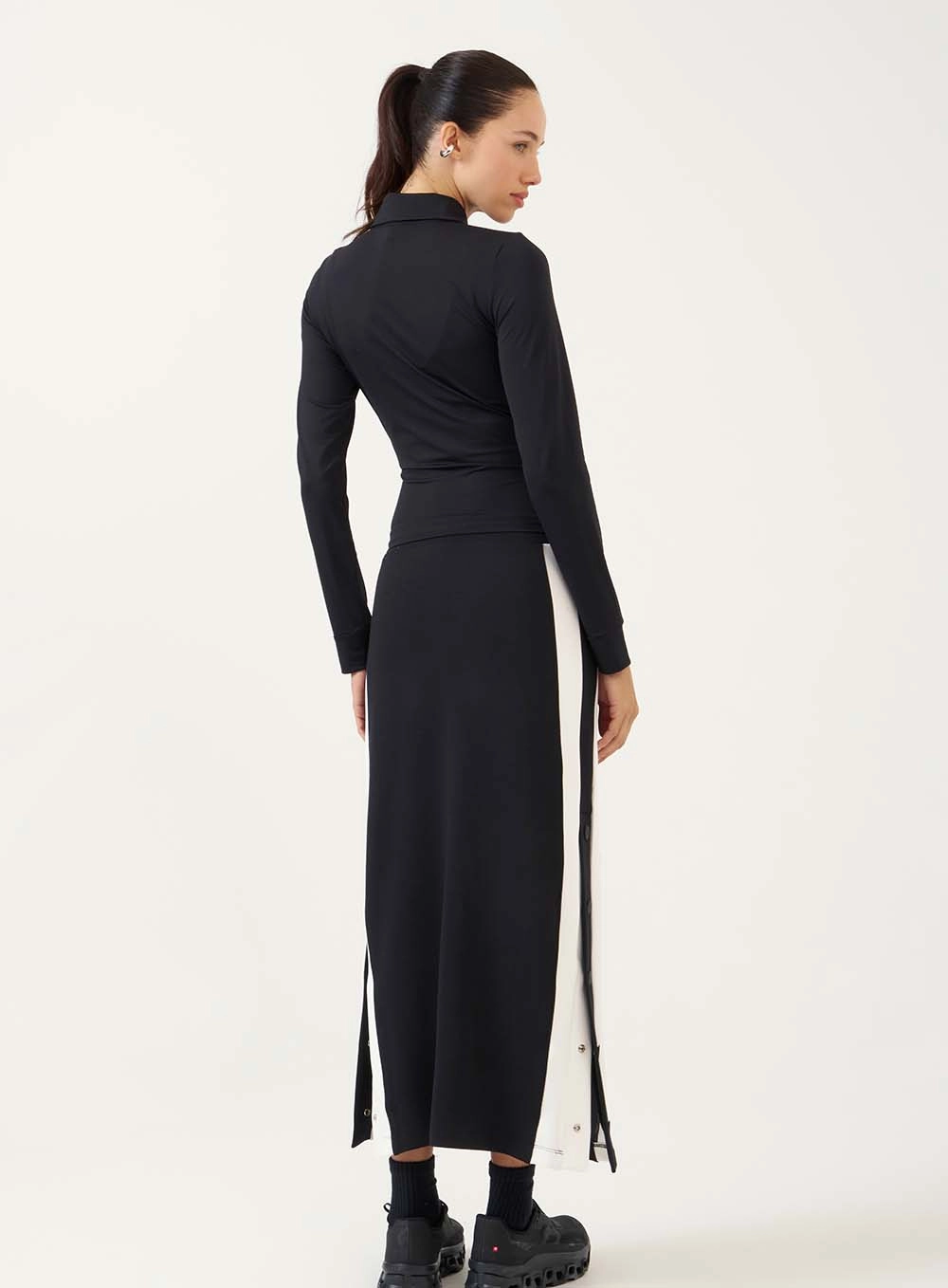 Saia Midi Com Fenda Lateral Preto