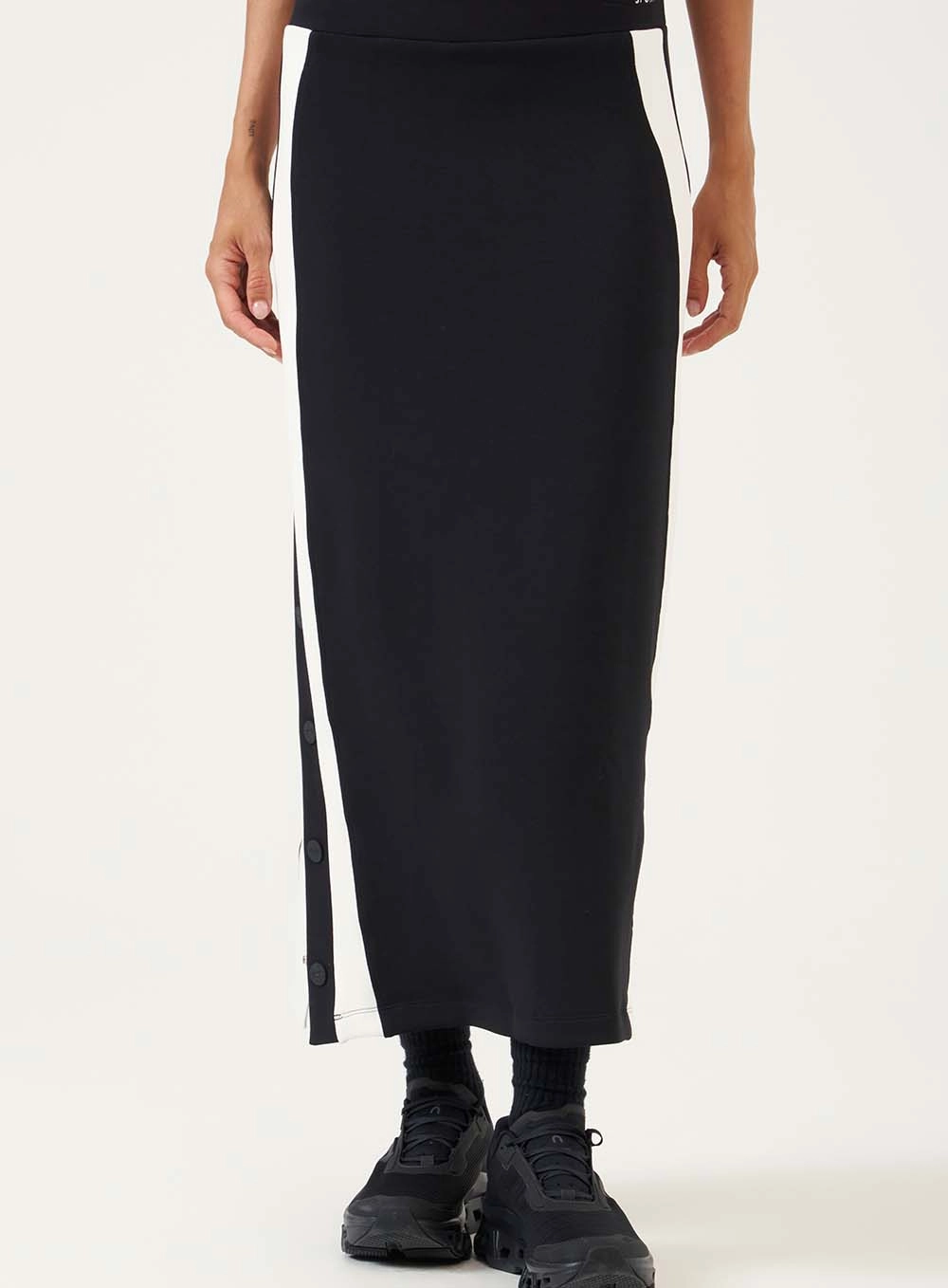 Saia Midi Com Fenda Lateral Preto