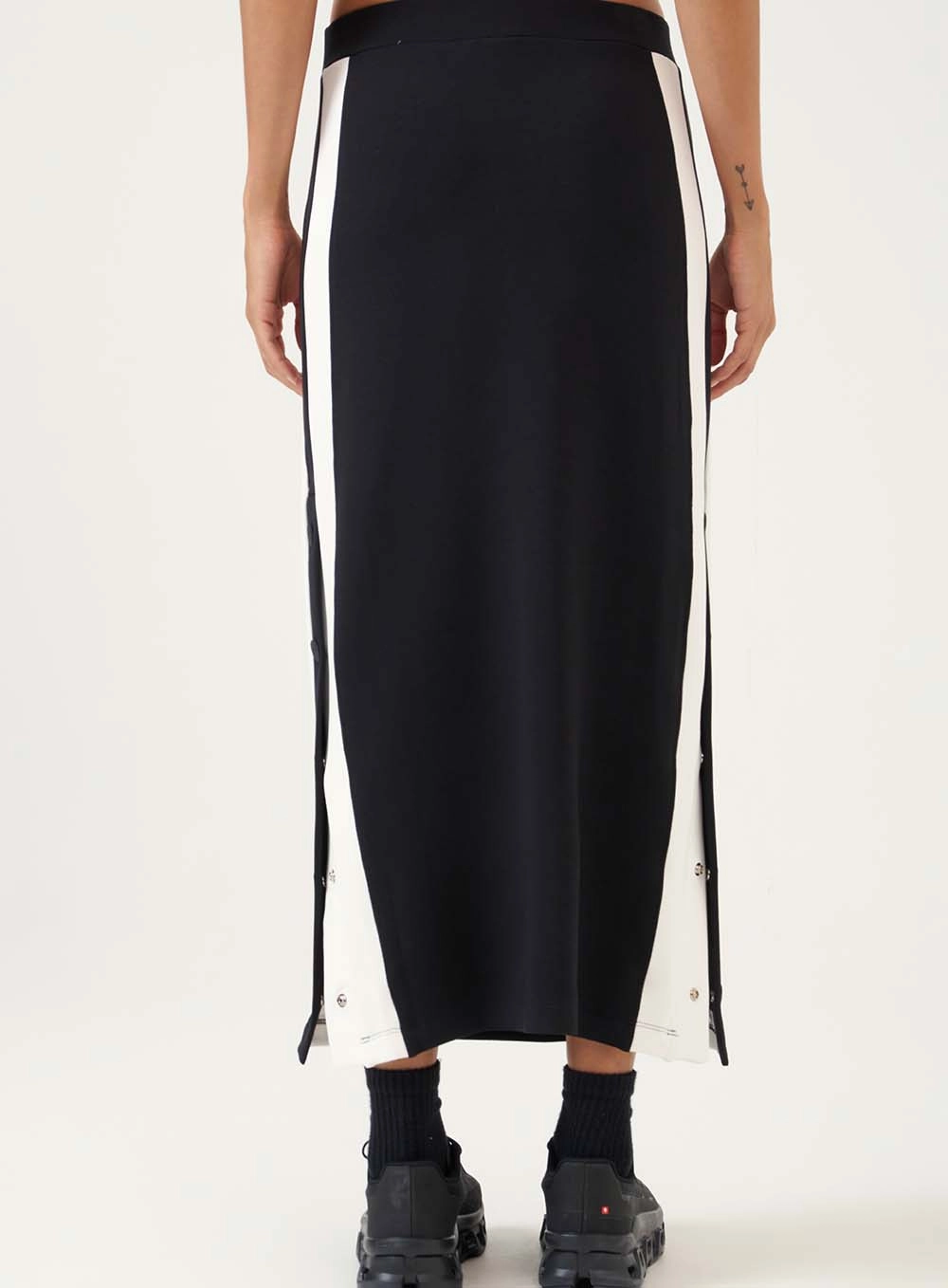Saia Midi Com Fenda Lateral Preto