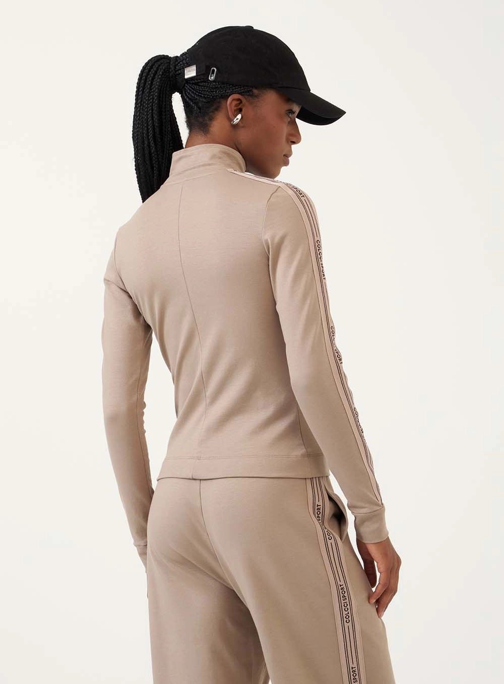 Blusão Esportivo Slim Com Gola Alta Cinza