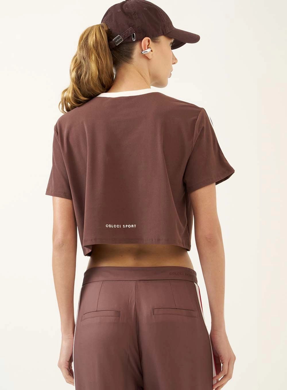 Camiseta Esportiva Cropped Reta Marrom