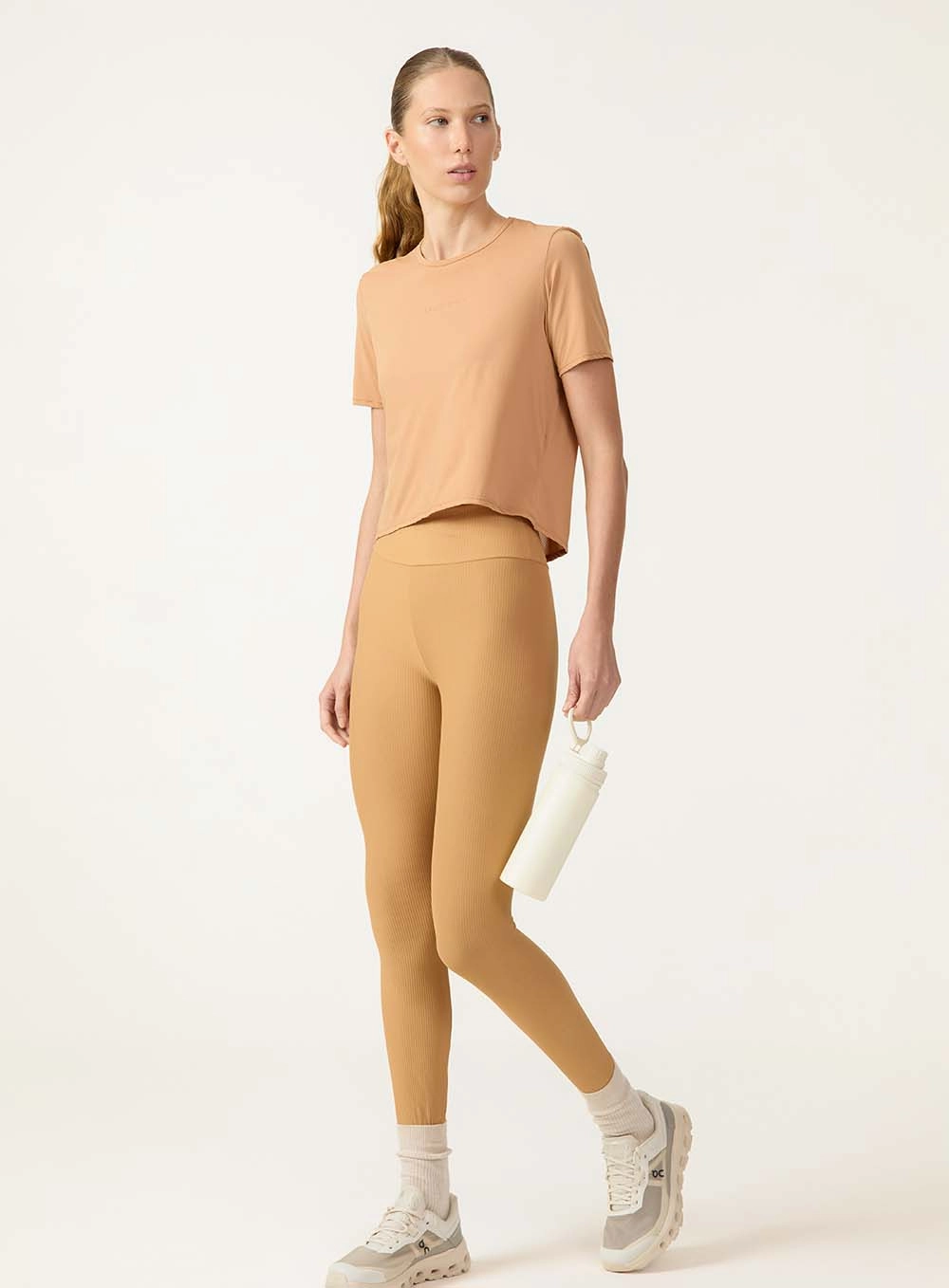 Camiseta Esportiva Cropped Bege