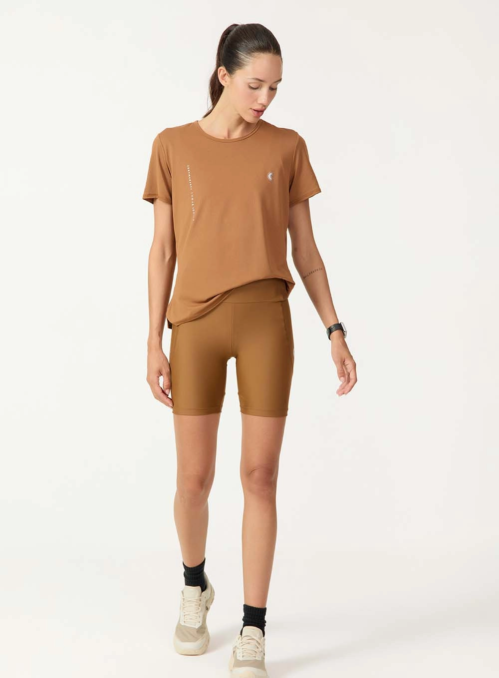 Camiseta Manga Curta Respirável Performance Marrom