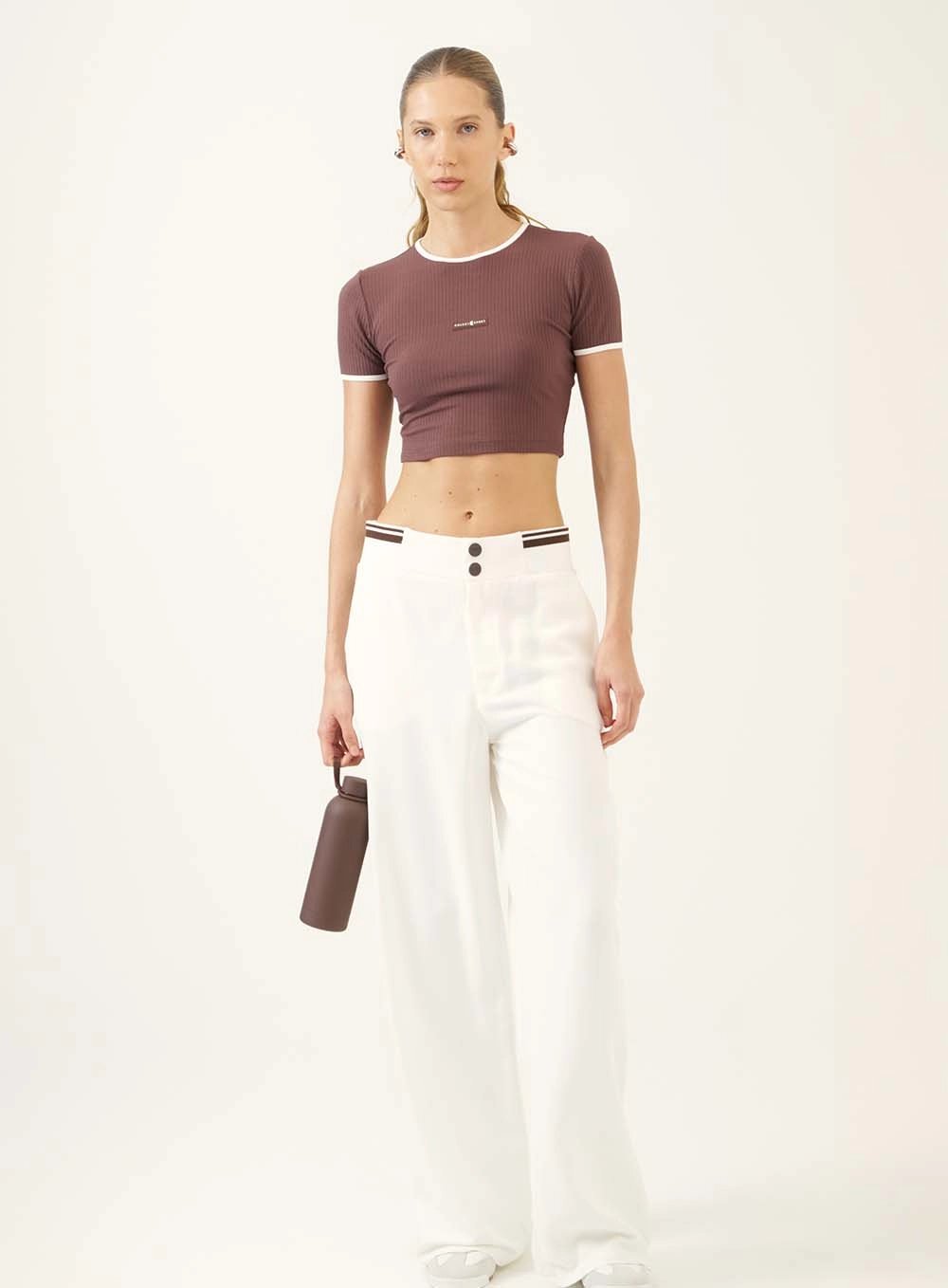 Blusa Cropped Ajustada Em Malha Canelada Marrom